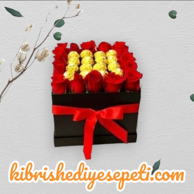 Kutuda 20 Kırmızı Gül 15 Çikolata Kutuda 20 Kırmızı Gül 15 Çikolata