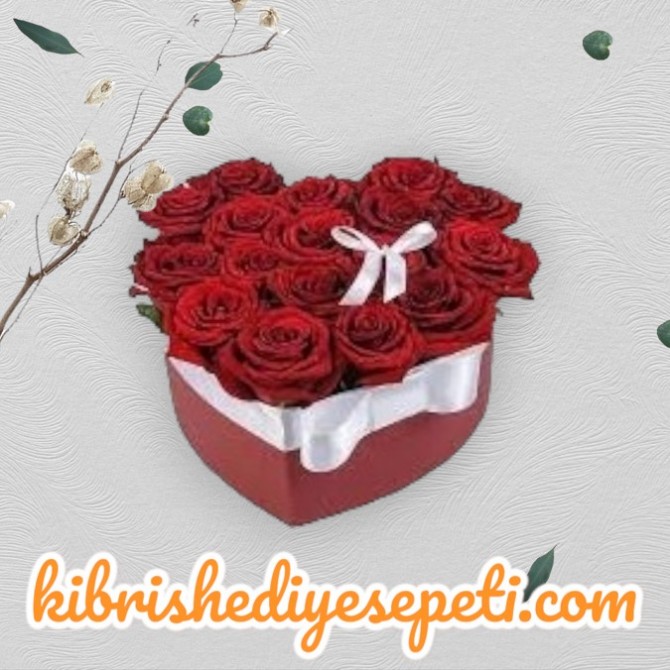 Kalpte 16 Kırmızı Gül Kalpte 16 Kırmızı Gül