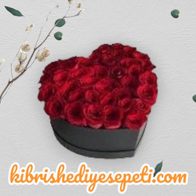 Kalpte 41 Kırmızı Gül Kalpte 41 Kırmızı Gül