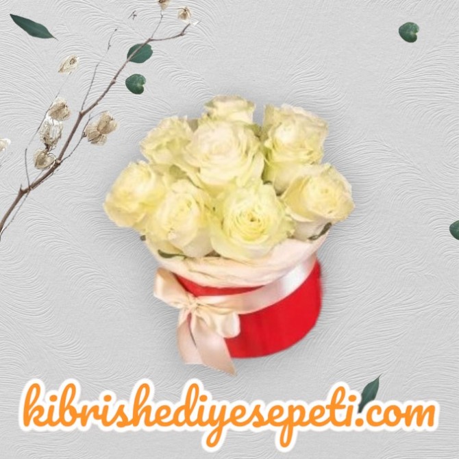 Kutuda 9 Beyaz Gül Kutuda 9 Beyaz Gül