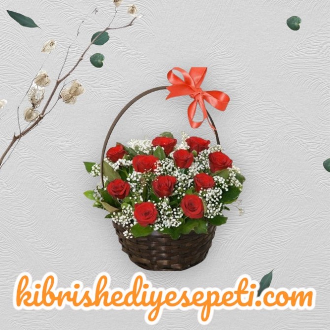 Sepette 11 Kırmızı Gül Sepette 11 Kırmızı Gül