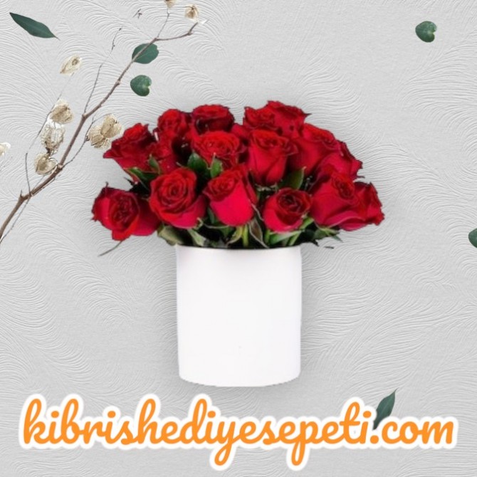 Seramikte 24 Kırmızı Gül Seramikte 24 Kırmızı Gül