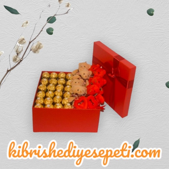 Büyük Boy Dörtgen Kutuda 8 Ayıcık ve 24 Çikolata Büyük Boy Dörtgen Kutuda 8 Ayıcık ve 24 Çikolata