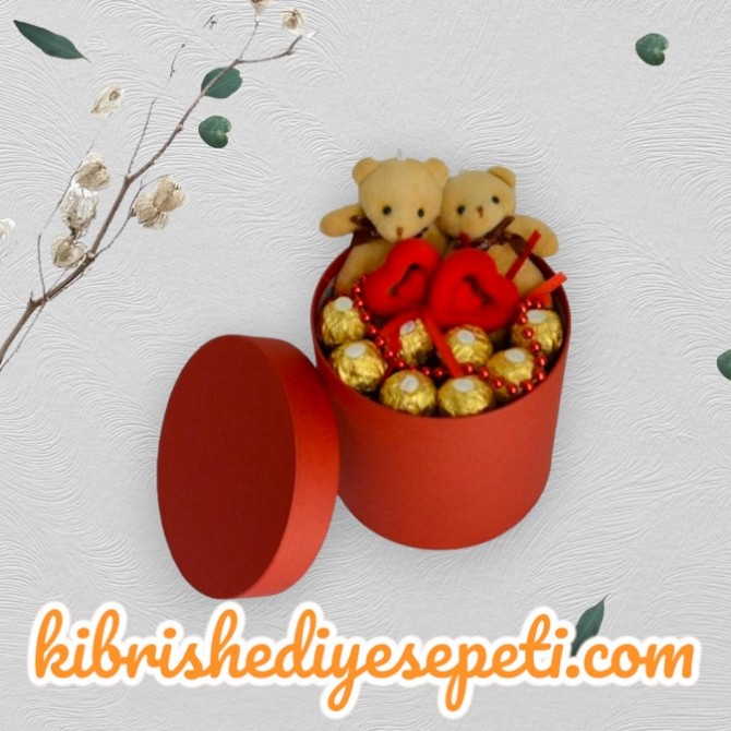 Küçük Boy Silindir Kutuda 2 Ayıcık ve 8 Çikolata Küçük Boy Silindir Kutuda 2 Ayıcık ve 8 Çikolata