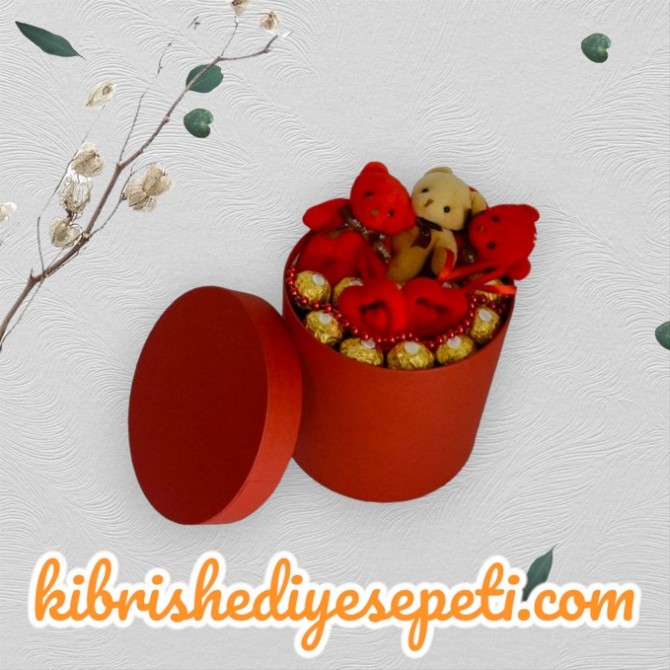 Orta Boy Silindir Kutuda 3 Ayıcık ve 10 Çikolata Orta Boy Silindir Kutuda 3 Ayıcık ve 10 Çikolata