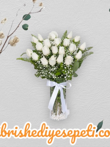 21 Beyaz Gül Vazosu