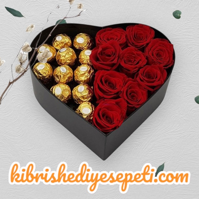 Kalp Kutuda 9 Kırmızı Gül Ve 11 Çikolata Kalp Kutuda 9 Kırmızı Gül Ve 11 Çikolata