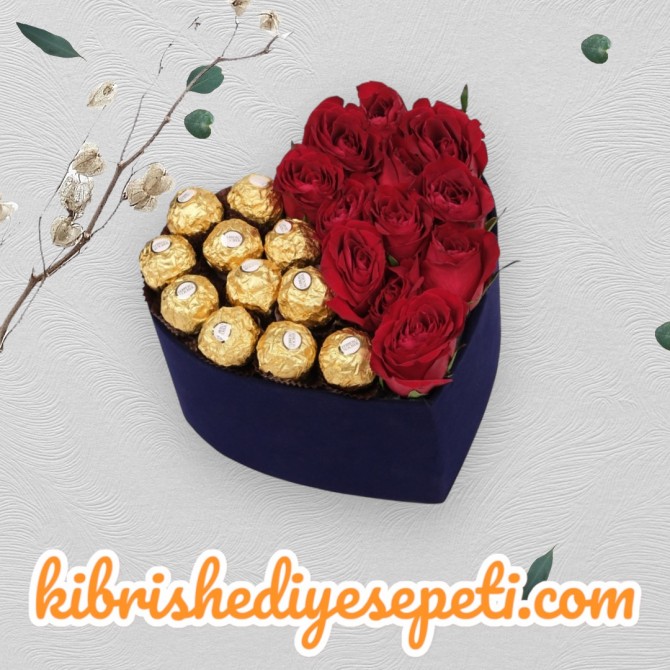 Kalpte 11 Kırmızı Gül ve 11 Çikolata Kalpte 11 Kırmızı Gül ve 11 Çikolata