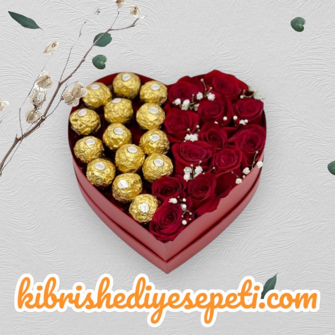 Kalp Kutuda 13 Kırmızı Gül Ve 15 Çikolata Kalp Kutuda 13 Kırmızı Gül Ve 15 Çikolata